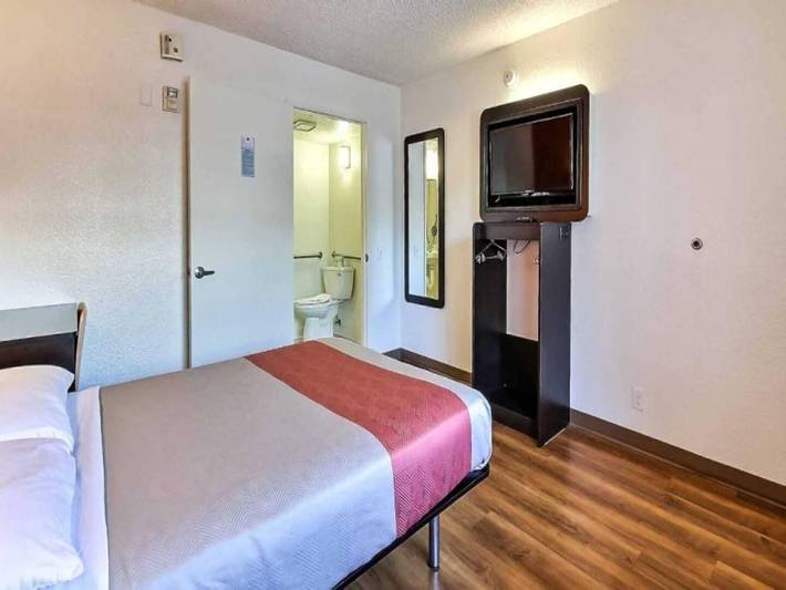 Apartamento entero, 1 Cama King | Nevera in Campbell, Silicon Valley