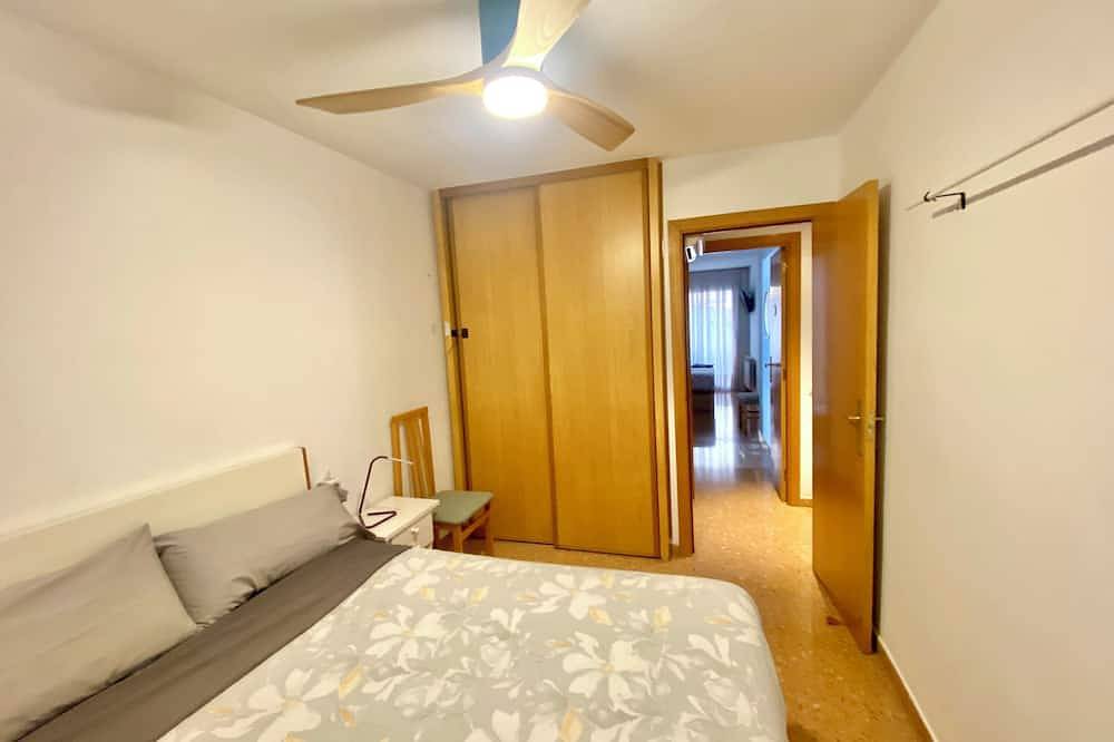 Apartamento entero, Con Pk y wifi. Oasis familiar a 30’ coche de Bcn in Tarrasa, Interior de Barcelona