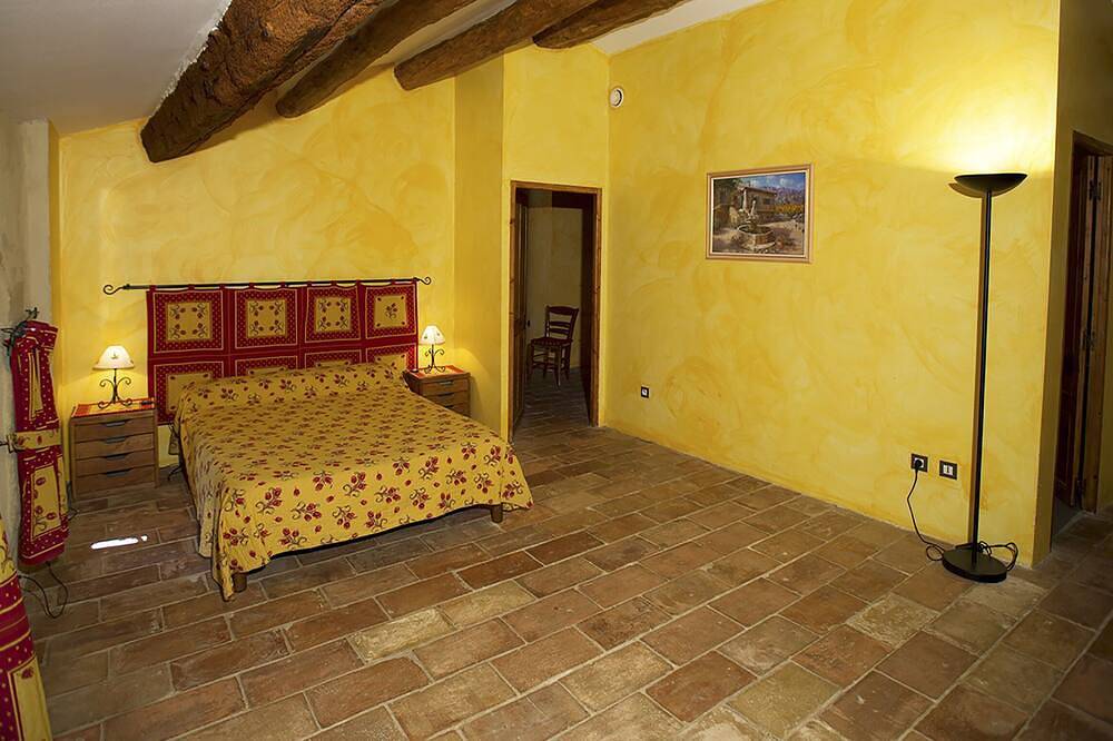 Authentische Provence: Mas Lou Geneste mit Pool in Bollène, Vaucluse