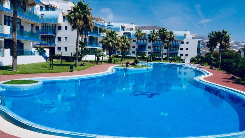 Ferienwohnung für 6 Personen, mit Terrasse und Garten sowie Pool und Ausblick