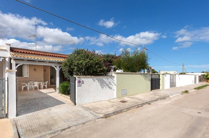 Appartamento per 4 persone in Torre Specchia Ruggeri