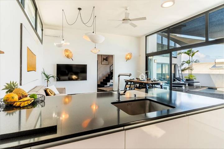 Location de vacances pour 6 personnes, avec jardin ainsi que piscine et balcon dans Grands-Bois - 4