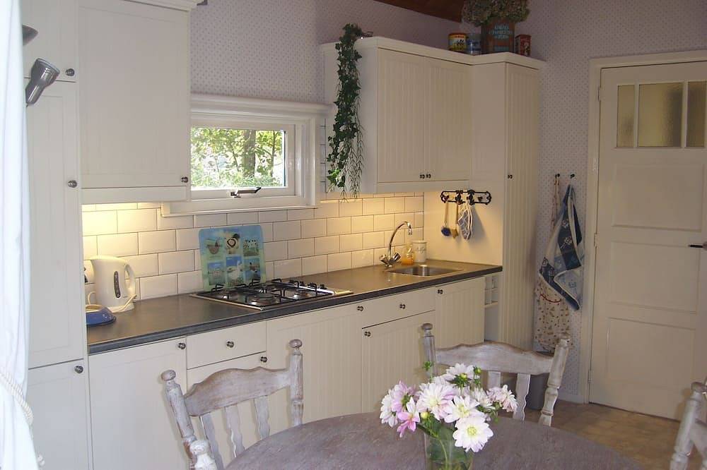 Our holiday home for those seeking tranquility stands on an island surrounded by nature in Groene Hart