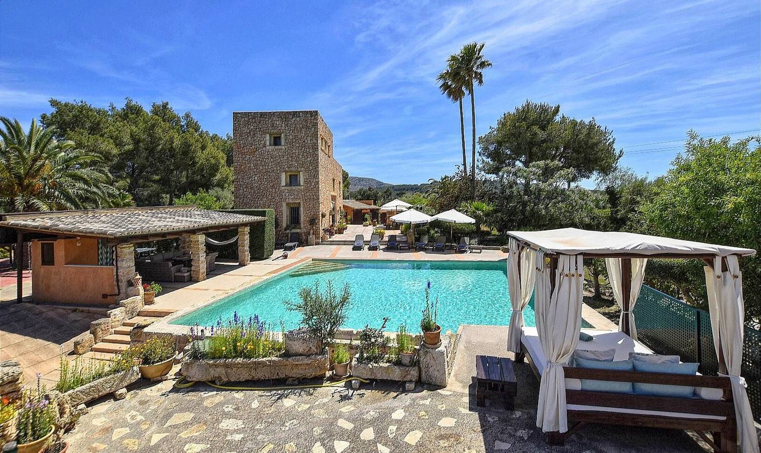 Villa 'Sa Torre Dorada' with Mountain View, Wi-Fi and Air Conditioning in Marina Manresa, Alcúdia