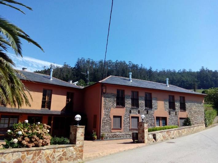 Casa rural para 4 personas, con Balcón y Terraza además de Jardín y Vistas en Castropol