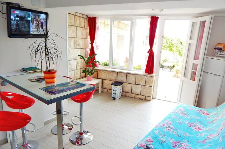 Ganze Wohnung, >> Charme 1-Zimmer-Wohnung In Der Nähe Von Strand, WIFI, Kostenloser Parkplatz << in Dubrovnik, Grad Dubrovnik