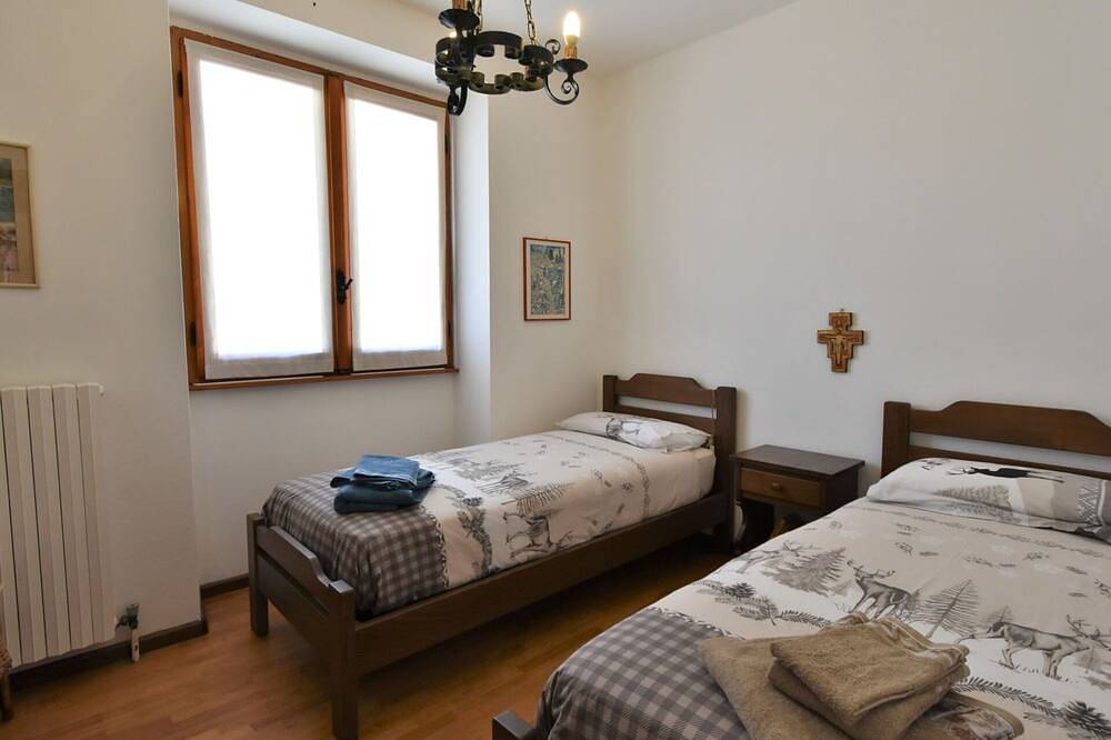 Bellissima villa indipendente per 6 ospiti con Wifi, Tv e terrazza in Mello, Alpi del Bernina