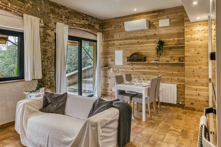 Rural House 'L'alzina Madremanya' with Mountain Views, Wi-Fi and Air Conditioning in Madremanya, Gironès
