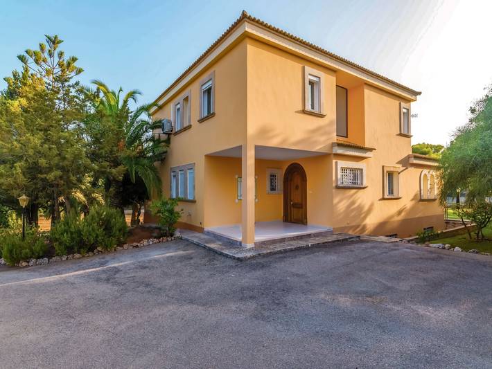 Ferienhaus für 8 Personen, mit Balkon/Terrasse und Garten sowie Pool in Colònia de Sant Jordi