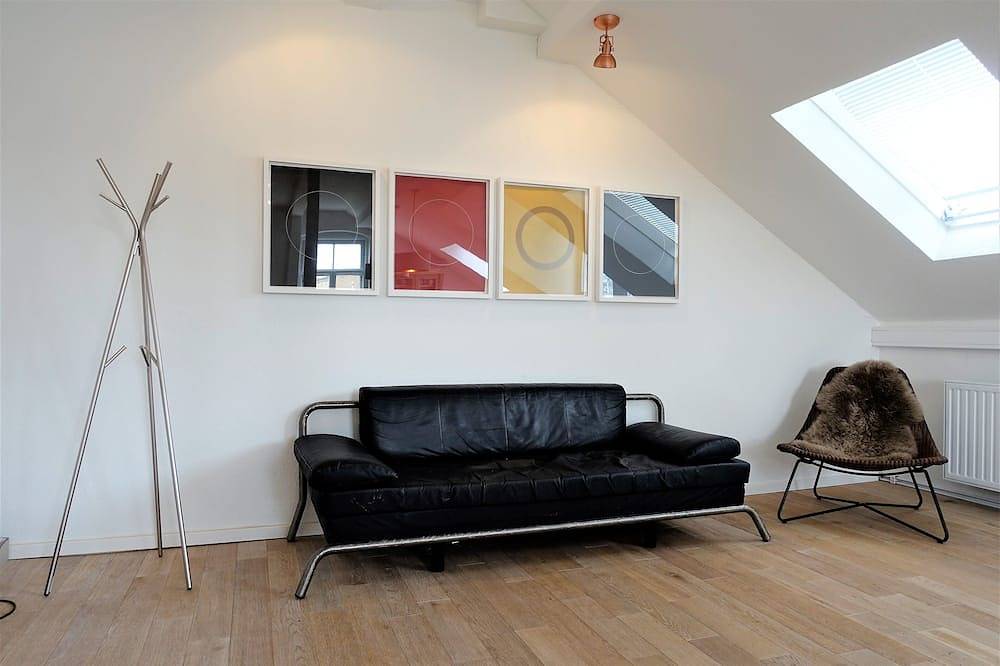 Ganze Wohnung, Ferienwohnung für bis zu 10 Personen im Stadtzentrum mit großer Wohnküche in Gera, Ostthüringen