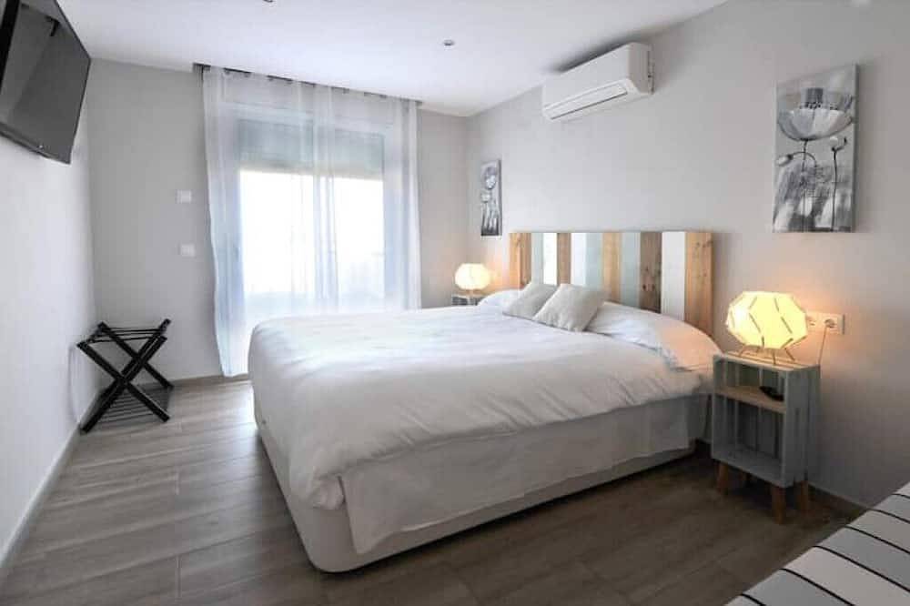 Apartamento entero, ¡Ático con terraza privada delante del Museo Dalí! in Figueras, Alt Empordà