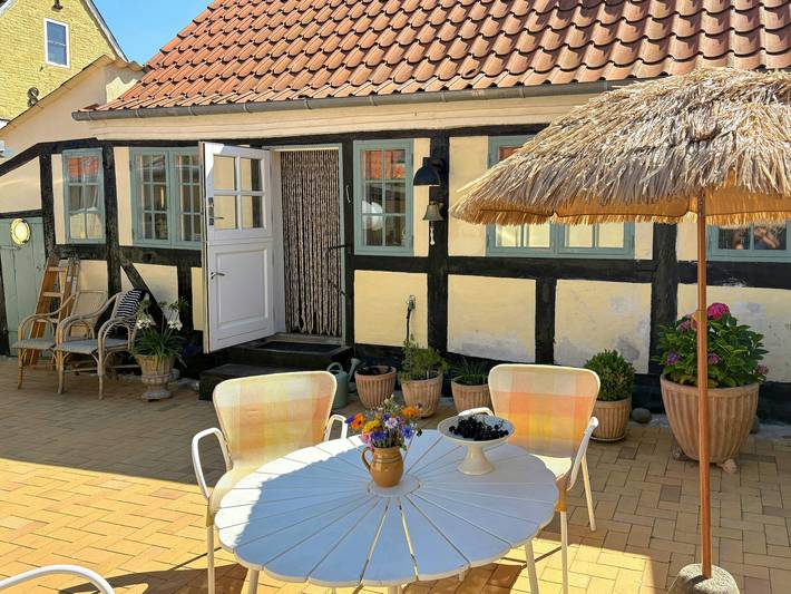 Ferieudlejning for 6 personer, med Terrasse i Marstal