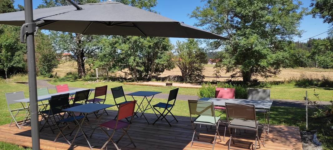 Gîte pour 15 personnes, avec jacuzzi ainsi que jardin et terrasse en Haute-Loire - 4