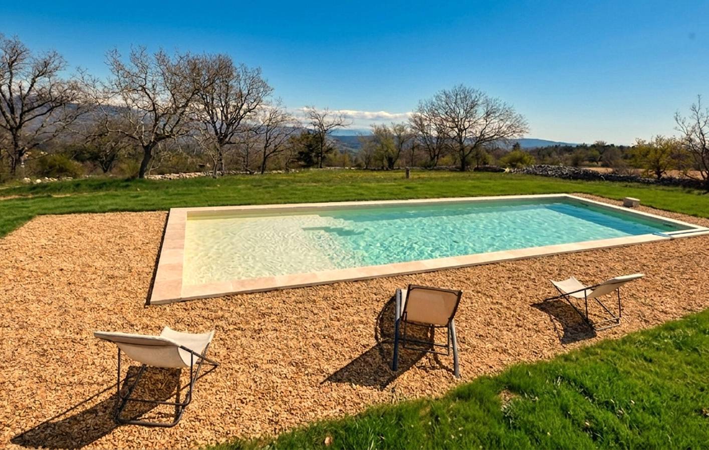 Geräumige 250 m² große Wohnung mit Pool, Garten und WLAN-Zugang in Sault, Parc naturel régional du Mont-Ventoux