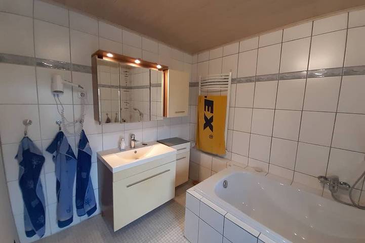 Ferienhaus für 4 Personen, mit Terrasse und Garten sowie Whirlpool in Morbach - 3