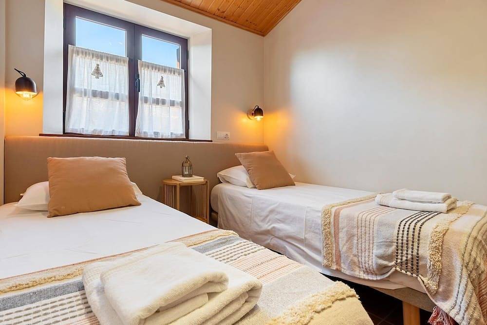 Entire apartment, Ideal refuge to discover Prades in Prades (Spain), Baix Camp