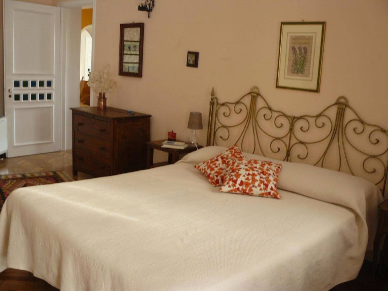 Twin Room with Private Bathroom in Viagrande, Catania e dintorni