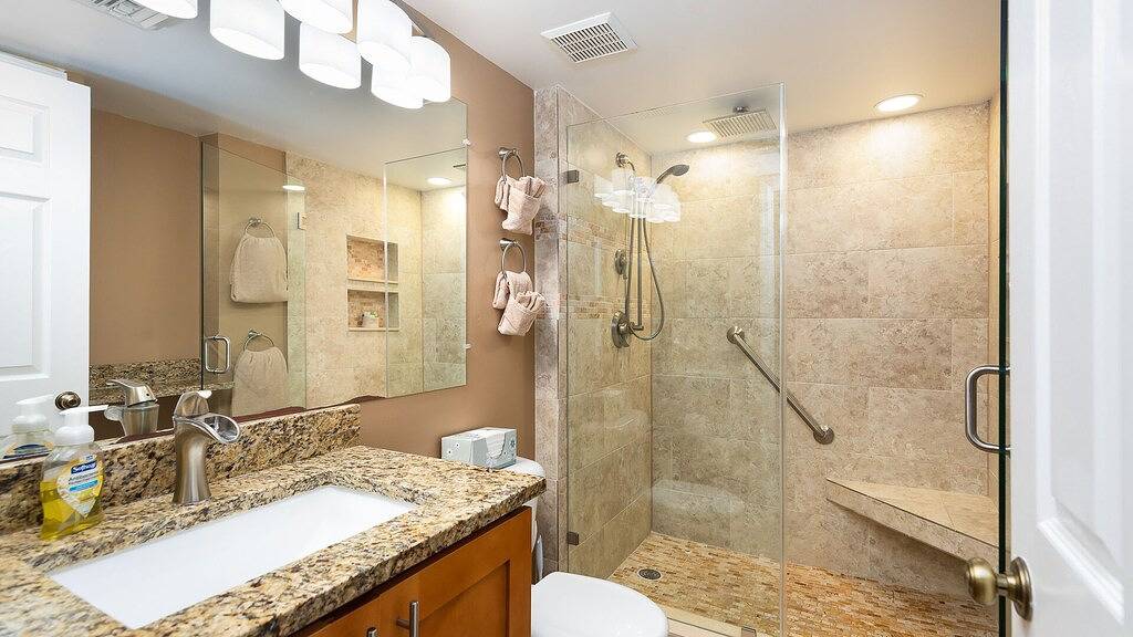 Ganze Wohnung, Luxuriöse Küstenlinienwohnung + Pool & Strand + Nähe Zu Tauchen / Schnorchelboote! in Tavernier, Monroe County