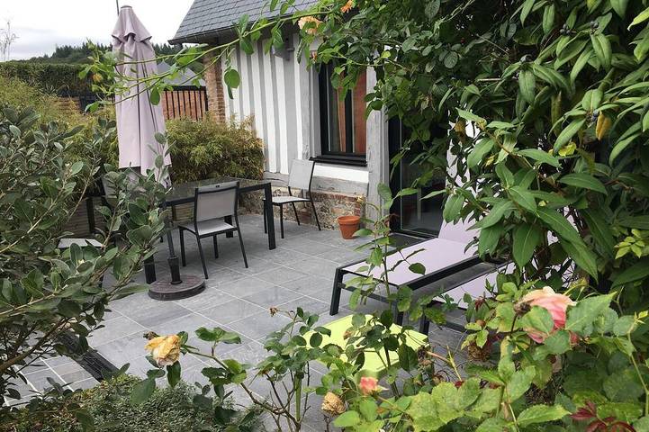 Gîte pour 3 personnes, avec terrasse ainsi que jardin et jacuzzi à Le Hanouard