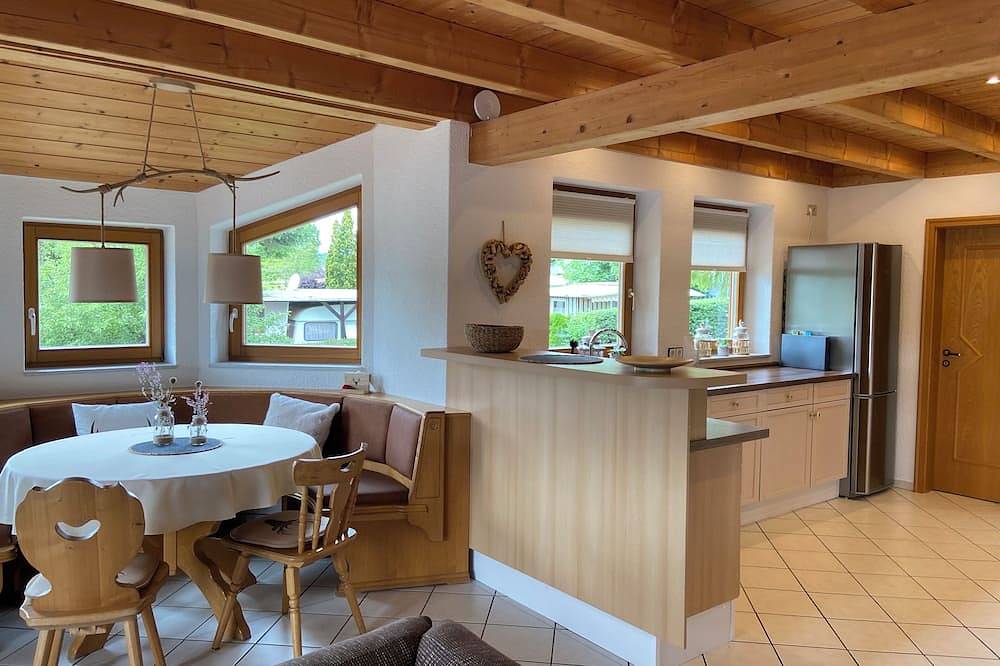 Ganze Wohnung, Schöne geräumige Ferienwohnung direkt am Kirnbergsee für bis zu 6 Personen in Bräunlingen, Hochschwarzwald