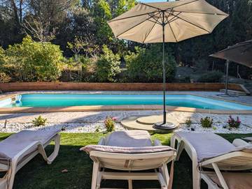 Gîte pour 5 personnes, avec piscine et jardin à Pezens