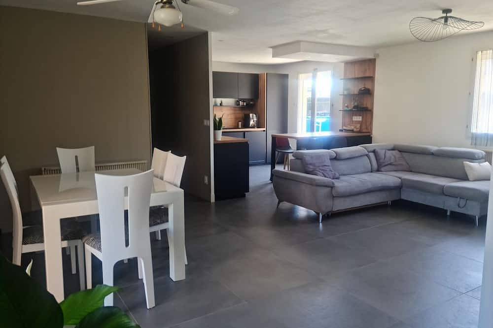 1, 2 ou 3 chambres dans maison proche Groupama Stadium Lyon Decines Meyzieu in Meyzieu, Lyon et ses environs