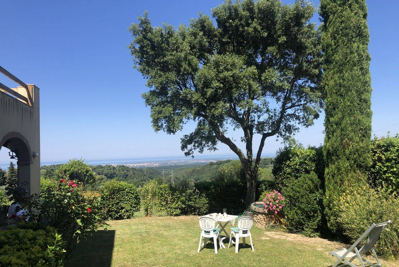 Apartamento entero, Podere Morena private garden with sea view apartment Luca  in Guardistallo, Costa Etrusca