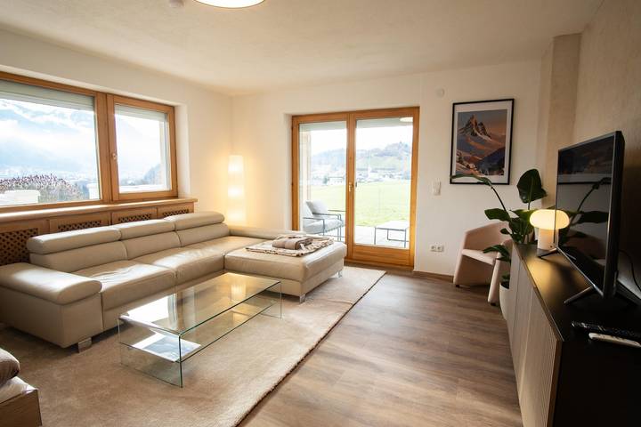 Gîte pour 9 personnes, avec Balcon/Terrasse et Terrasse à Wiesing