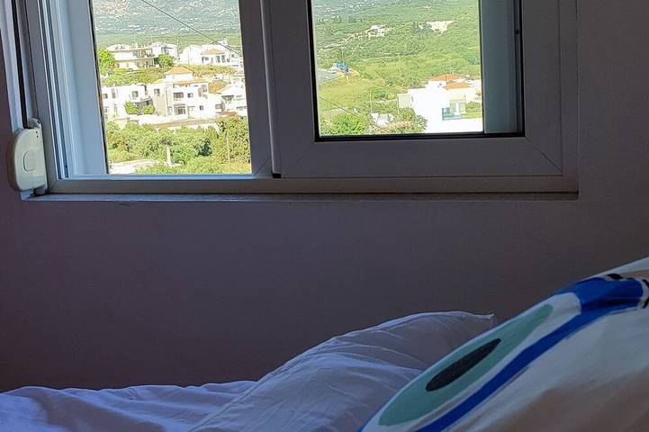 Location de vacances pour 4 personnes, avec jacuzzi ainsi que jardin et balcon dans Kalyves - 4