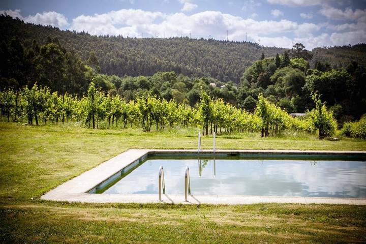 Casa rural para 3 pessoas, com Terraço e Jardim e ainda Piscina and Vista em Lousada