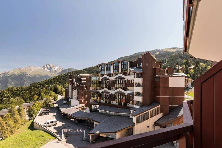 Gîte pour 4 personnes, avec piscine ainsi que vue et balcon, animaux acceptés à La Perrière - 3