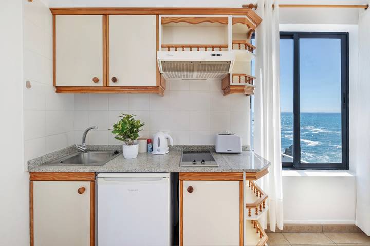Apartamento entero, Apartamento 'La Bayana - 6' con vistas al mar, piscina compartida y Wi-Fi in Puerto Naos, Los Llanos de Aridane