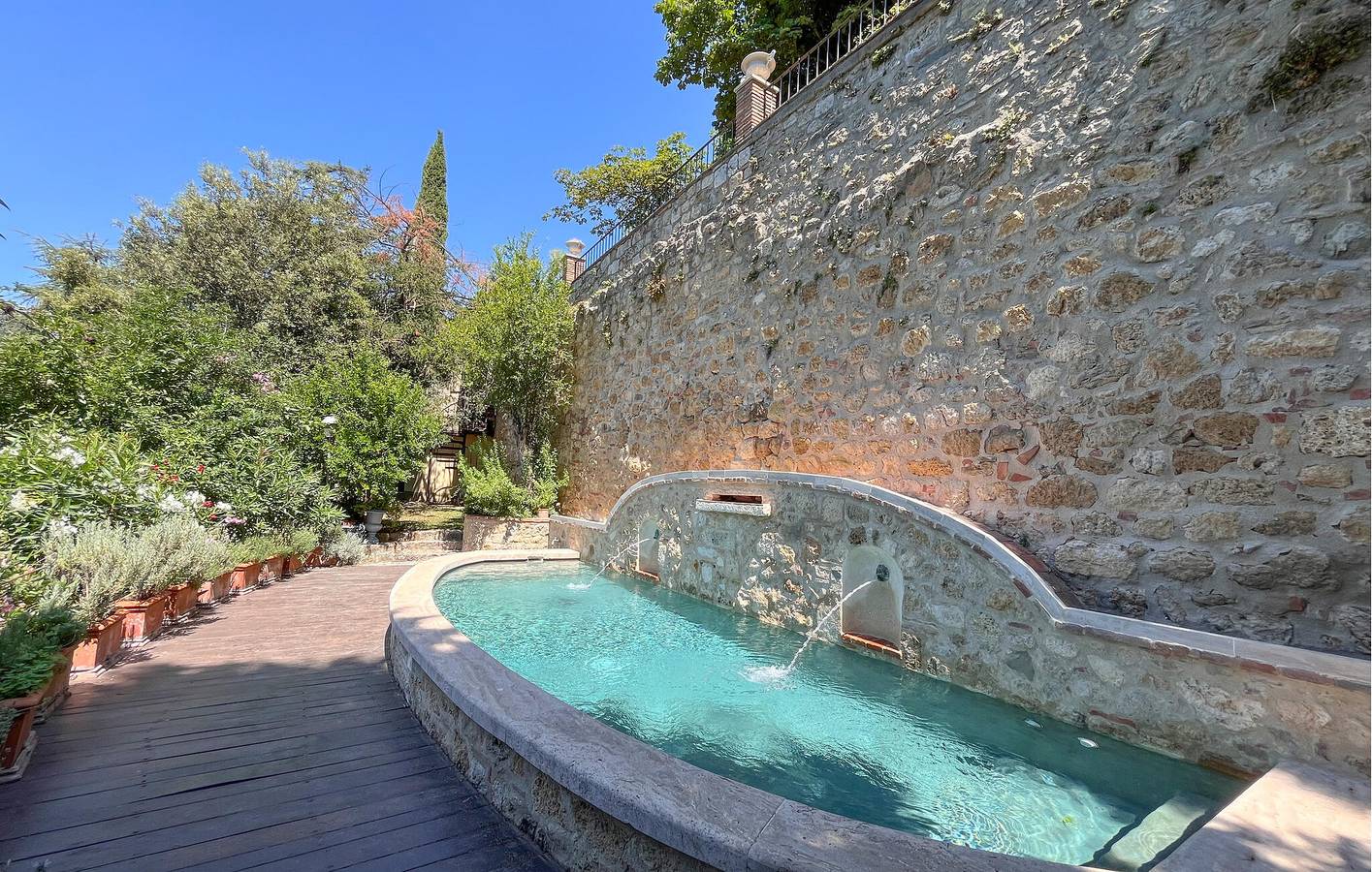 Cetona Retreat: Zwembad, tuin, WiFi, parkeerplaats, lopen naar centrum in Cetona, Provincie Siena