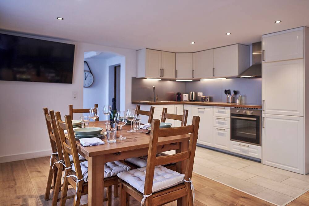 Apartamento entero, Fantastic 2 Bedroom Garden Apartment with Mountain View in Interlaken in Interlaken, Lago de Thun