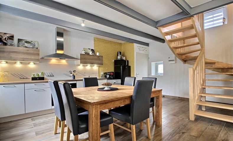 Gîte pour 6 personnes, avec terrasse ainsi que jardin et jacuzzi, animaux acceptés