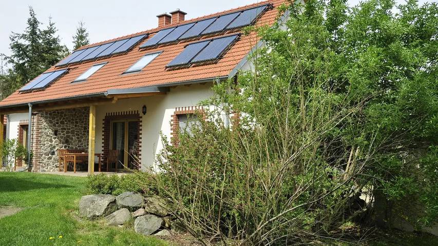 Ferienhaus für 6 Personen, mit Balkon und Sauna sowie Garten und Pool in Region Oder - Spree