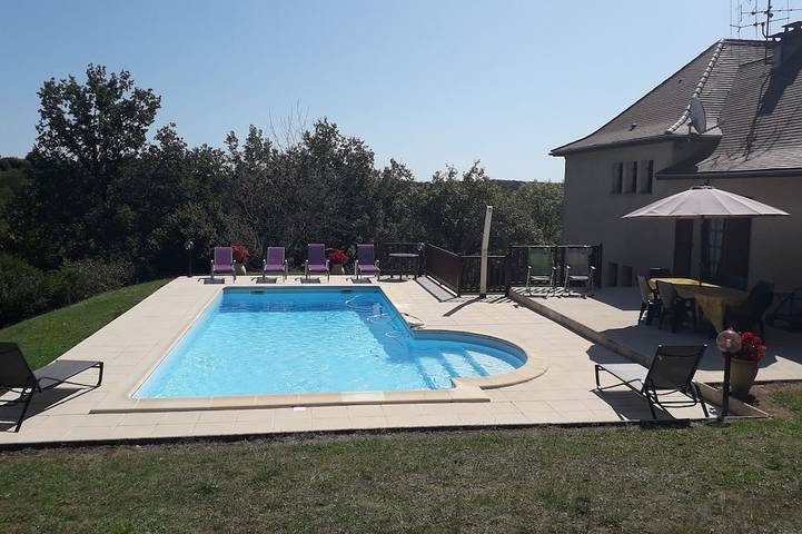 Location de vacances pour 8 personnes, avec jardin et jacuzzi, animaux acceptés à Mauroux