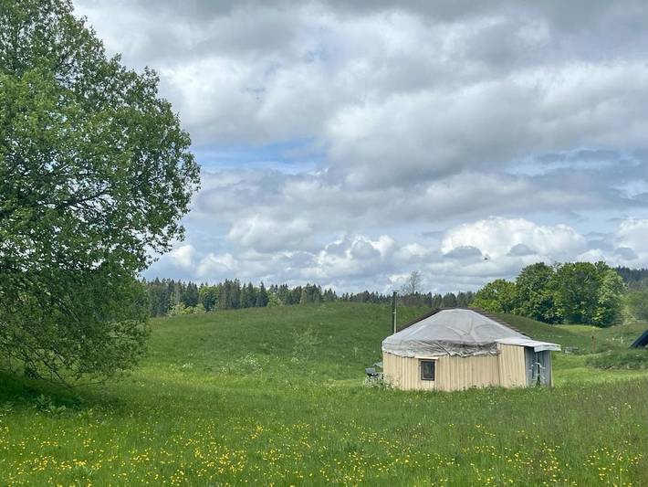 Tente pour 4 personnes, avec terrasse ainsi que jardin et sauna dans le Jura - 2
