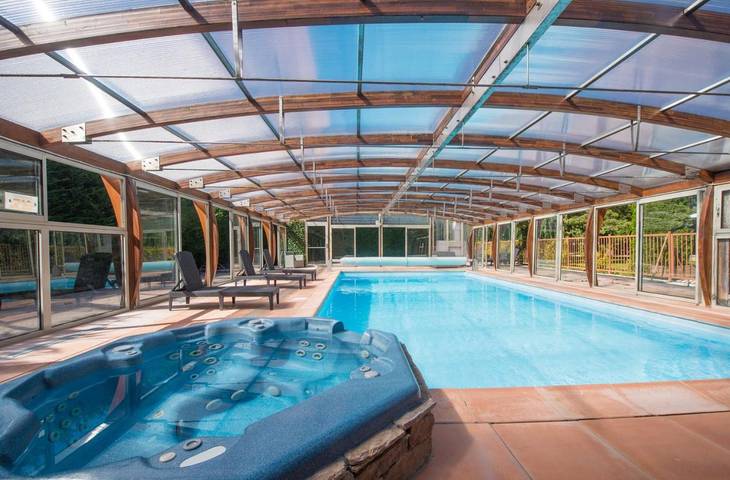 Hôtel pour 3 personnes, avec sauna et piscine ainsi que jacuzzi et jardin, adapté aux familles à Embrun - 2