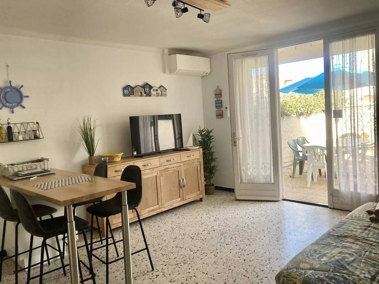 50M Plage: Paint Haus Futter Klimaanlage 6 Cruchages mit schöner Terrasse in Port-la-Nouvelle, Narbonne und Umgebung