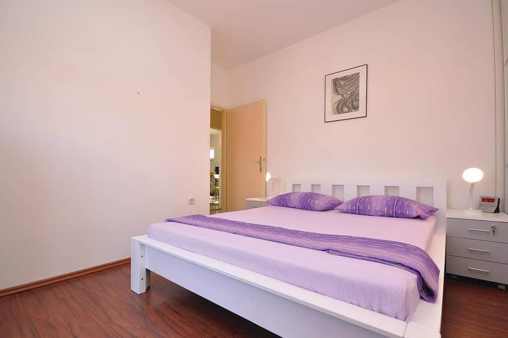 Apartamento entero, 3 bedroom beach front apartment in Supetar in Supetar, Brac