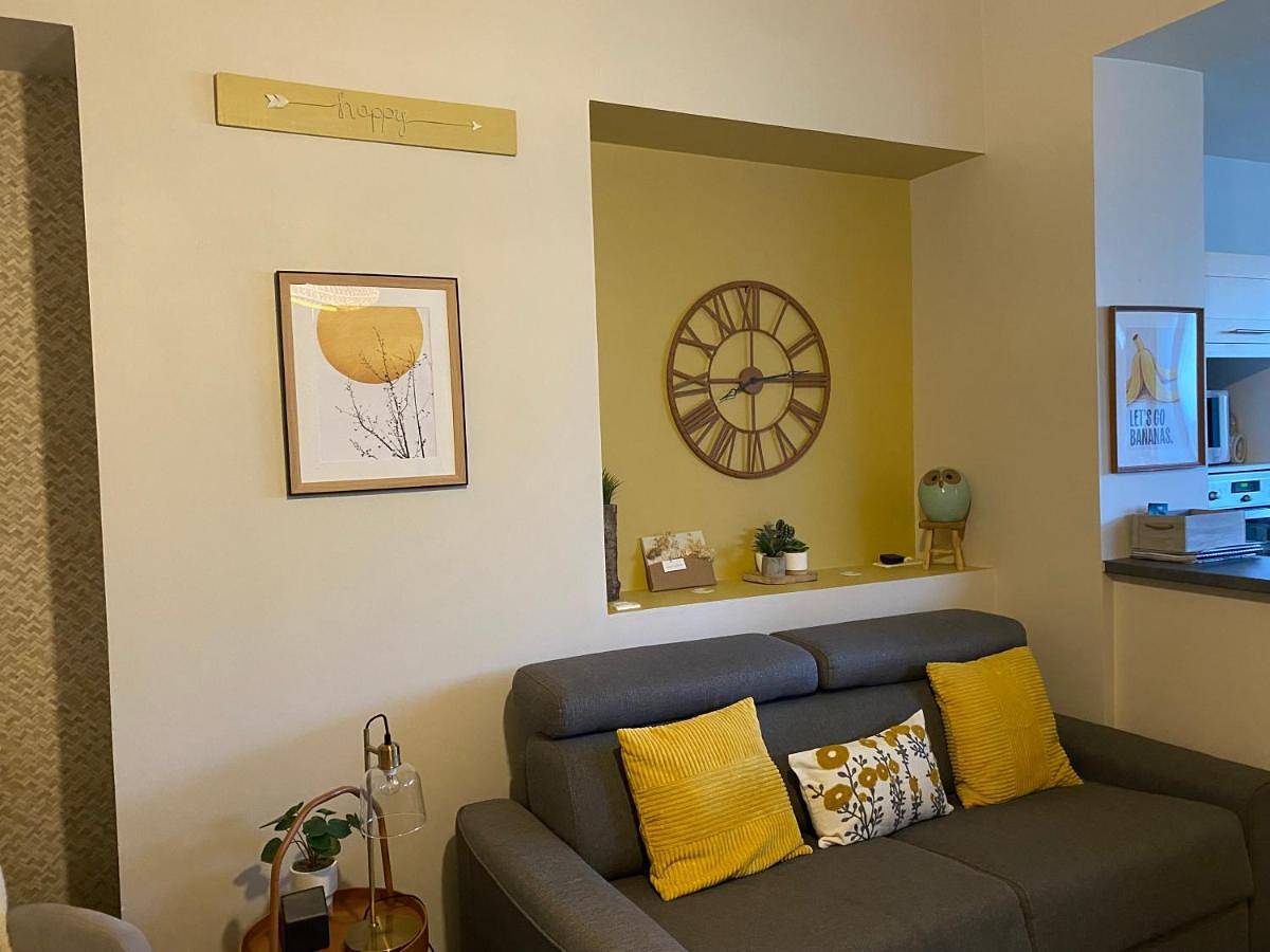 Appartement entier, Appartement proche des remparts et tous commerces. in Montreuil (Pas-de-Calais), Région de Montreuil