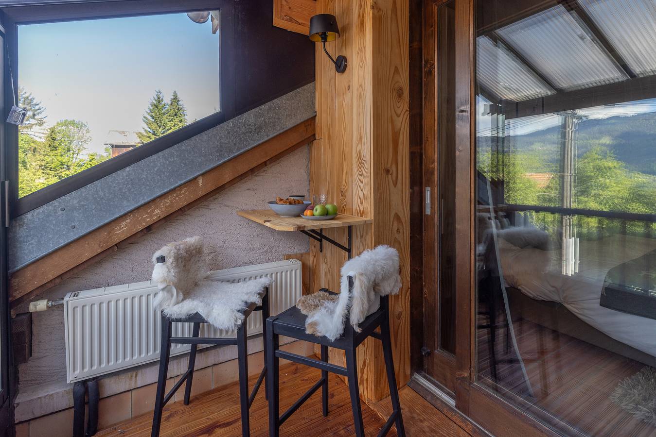 Entire apartment, Apartment 'Ancienne Fruitière - Immoclean' with Mountain View, Private Terrace and Wi-Fi in Samoëns, Bonneville region