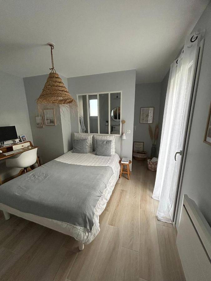 Double Room with Private Bathroom in Brette-les-Pins, Sarthe