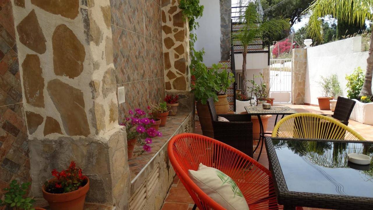 Hostal Residencial La Paloma Ii in Benicolada, Calpe