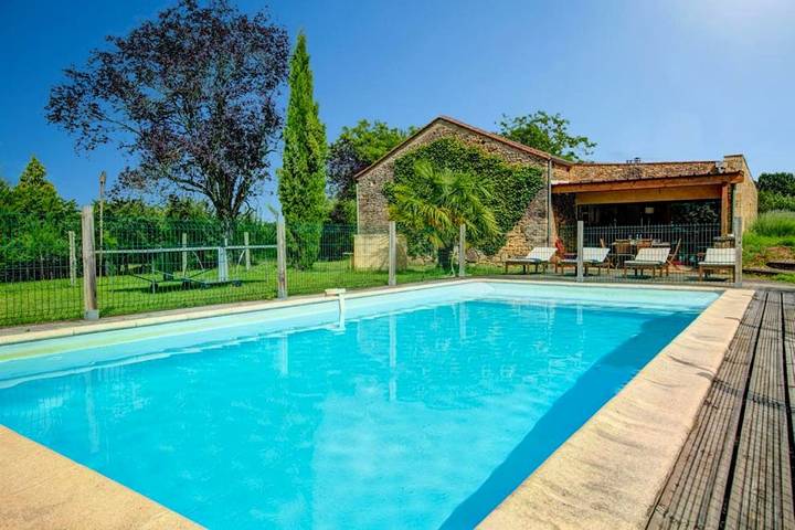 Location de vacances pour 8 personnes, avec piscine ainsi que jardin et vue, animaux acceptés à Saint-Cernin-de-l'Herm - 3