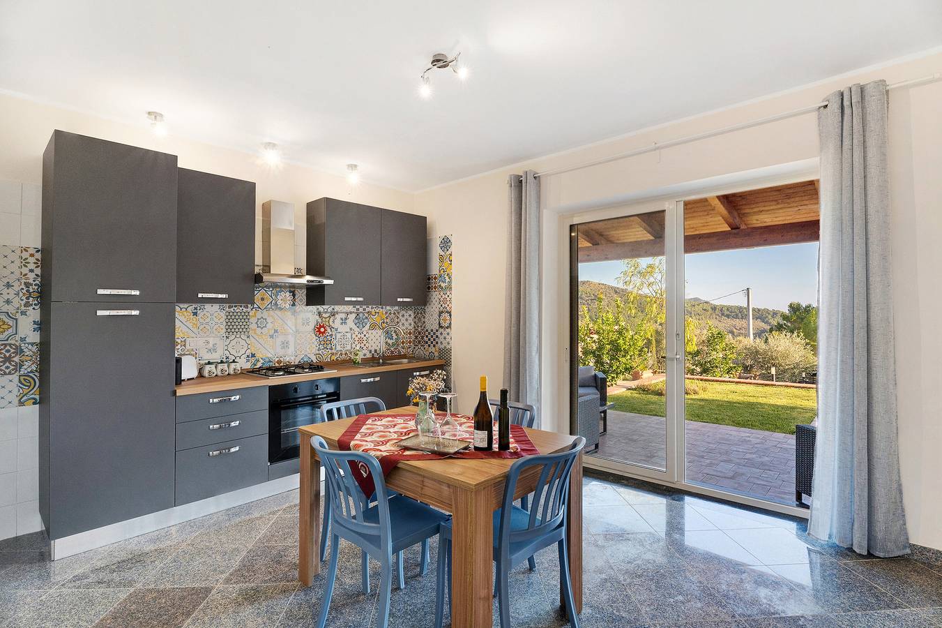 Appartamento intero, Appartamento 'Appartamento Ulivo Vista Piscina' con Vista Mare, Wi-Fi e Aria Condizionata in Montecorice, Cilento