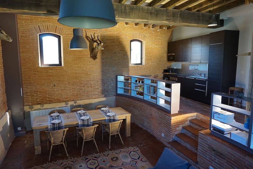 Apartamento entero, Authenticité, Calme et Espace à Proximité D'airbus et du Meett, 110 m2 , Jardin in Beauzelle, Alto Garona