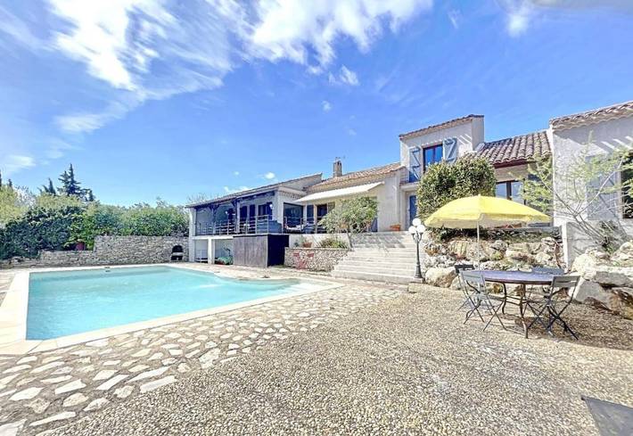 Location de vacances pour 10 personnes, avec jardin ainsi que piscine et vue à Assignan