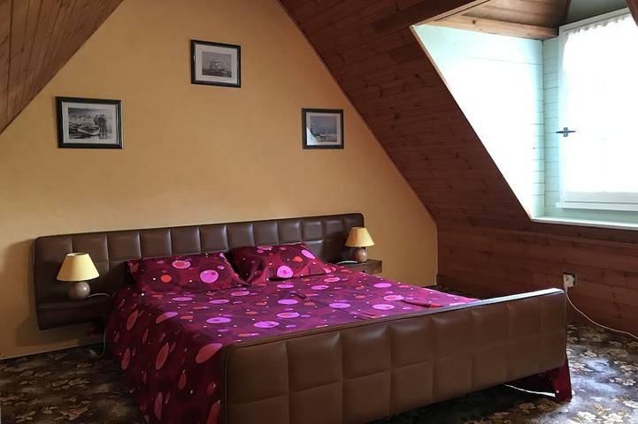 Location de vacances pour 6 personnes, avec jardin et terrasse à Rospez - 2